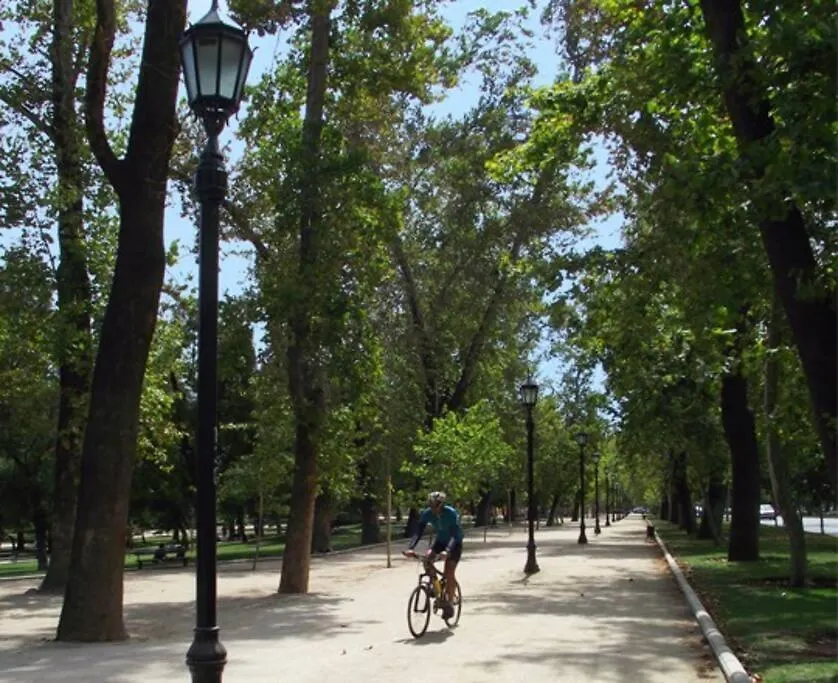 Sunny, Spacious And Best Location كويتو شقة