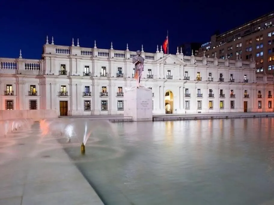 Sunny, Spacious And Best Location كويتو شقة